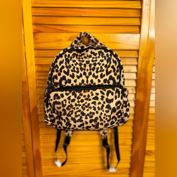 animal print mini backpack ALAZA Purse for Women Lightweight Girls Small Size Cheetah Leopard School Teens College Traveling : Clothing, Shoes & Jewelry Unleash their wildly stylish side with our newest leopard micro mini Y2K Mini Backpack Animal Print